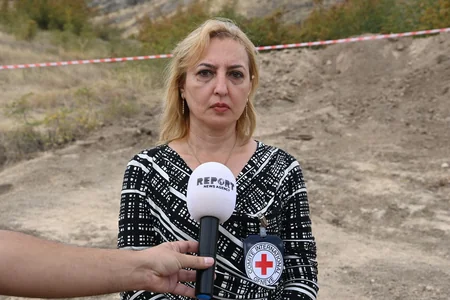 Jurnalistlər və QHT nümayəndələri Edillidə hərbçilərin nəşlərinin qalıqlarına baxıb