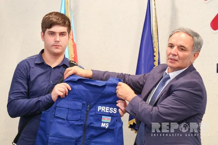 Press Council distributes vests to journalists - PHOTO