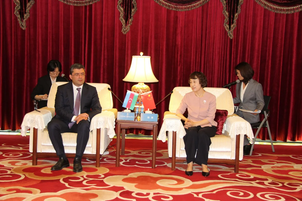 Azerbaijani delegation visits China Media Group and Communication University