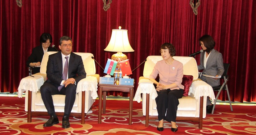 Azerbaijani delegation visits China Media Group and Communication University