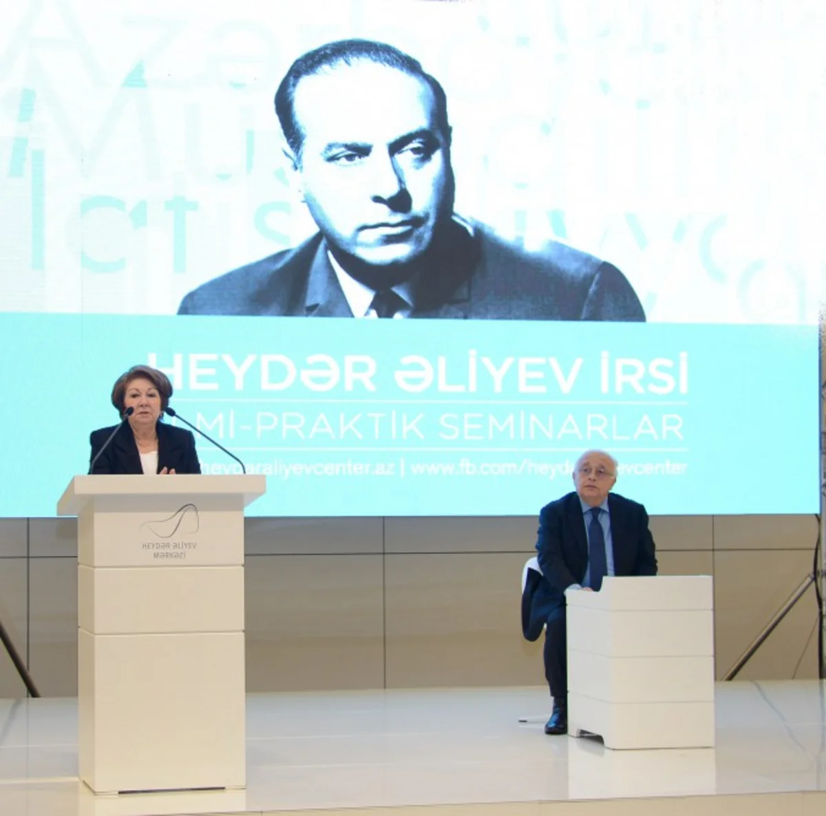 Heydər Əliyev Mərkəzində ümummilli liderə həsr olunan elmi-praktik konfrans keçirilib