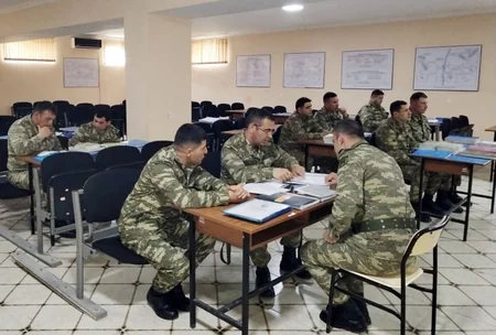 Tərbiyəvi işin təşkili və psixoloq ixtisasları üzrə zabitlərin yoxlanışı davam edir