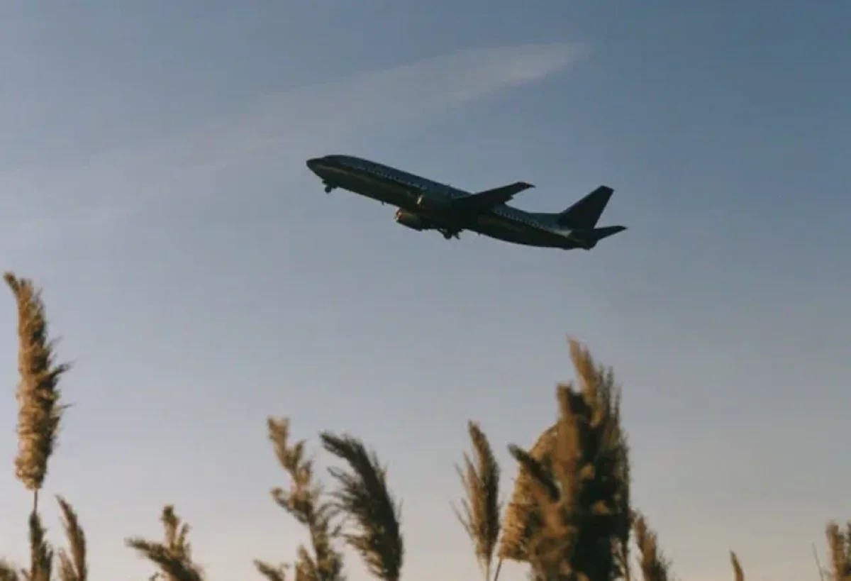 First commercial flight from Libya to Italy in almost 10 years takes off