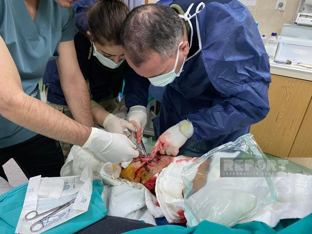 Азербайджанские врачи принимают активное участие в эвакуации пострадавших в ходе землетрясения в Турции