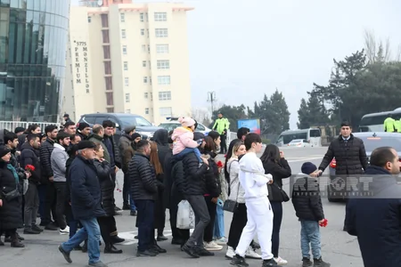 Azərbaycan xalqı şəhidlərini yad edir