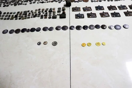 Gömrükçülər tarixi əşyaların qaçaqmalçılıq yolu ilə keçirilməsinin qarşısını alıb