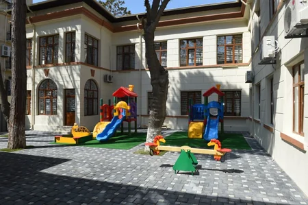​Mehriban Əliyeva körpələr evinə avtomobil bağışlayıb - FOTO