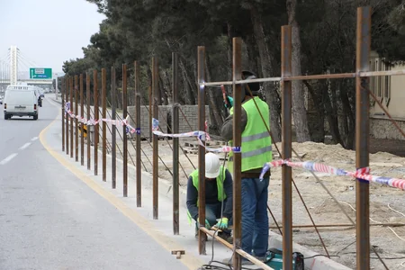 Bakıda yerüstü piyada keçidinin inşasına start verilib