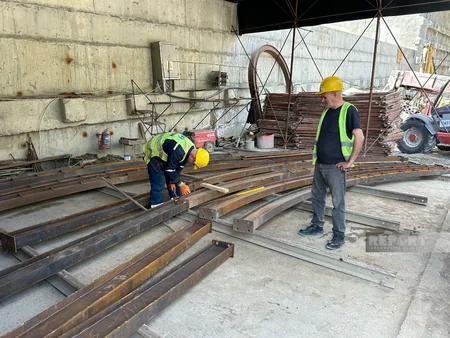 AAYDA rəsmisi: Ağsuçay vadisində 1186 metrlik unikal avtomobil körpüsünün tikintisi davam etdirilir  - VİDEO