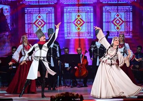 Tacikistanda Azərbaycan Mədəniyyəti Günlərinin açılışı münasibətilə qala konsert keçirilib