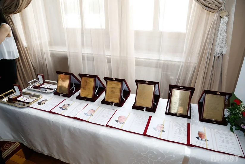 “Nizami Gəncəvi adına Qızıl medal” qaliblərə təqdim olunub