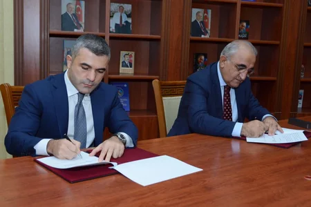“Bank Respublika” İqtisad Universiteti ilə əməkdaşlıq memorandumu imzalayıb