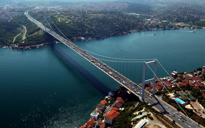 Fatih Sultan Mehmet körpüsü Azərbaycan bayrağının rənglərinə bürünəcək