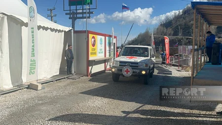По дороге Ханкенди-Лачын беспрепятственно проехали автомобили МККК