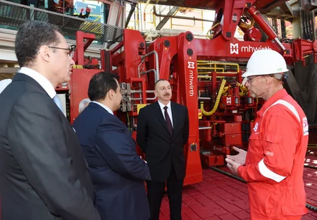 Prezident İlham Əliyev Heydər Əliyev adına yarımdalma qazma qurğusunun açılışında iştirak edib - YENİLƏNİB
