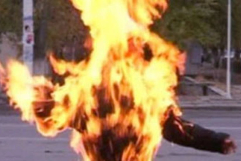 Bakı sakini özünü yandıraraq intihar edib