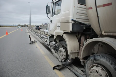 Bakıda baş vermiş qəza yola 13 min manat ziyan vurub - FOTO/VİDEO