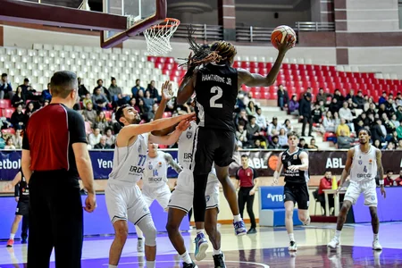 Sabah Rimas Kurtinaytisin rəhbərliyi altında ilk məğlubiyyətini alıb