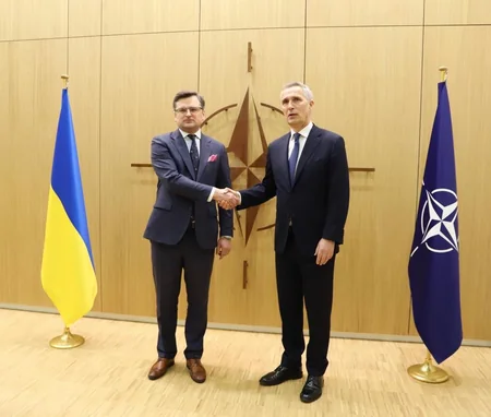 Ukrayna XİN başçısı NATO Baş katibi ilə görüşüb: “Brüsselə silah üçün gəlmişəm”