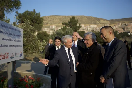 ​Veloparkda ağacəkmə aksiyası keçirilib