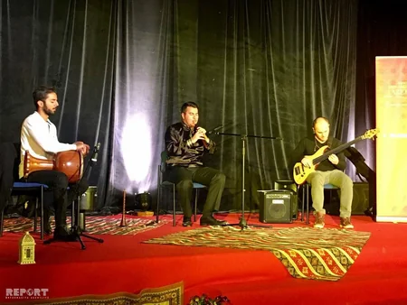 Azərbaycan musiqiçisi Fransada keçirilən Sülhü yaşadaq festivalına qatılıb - FOTO