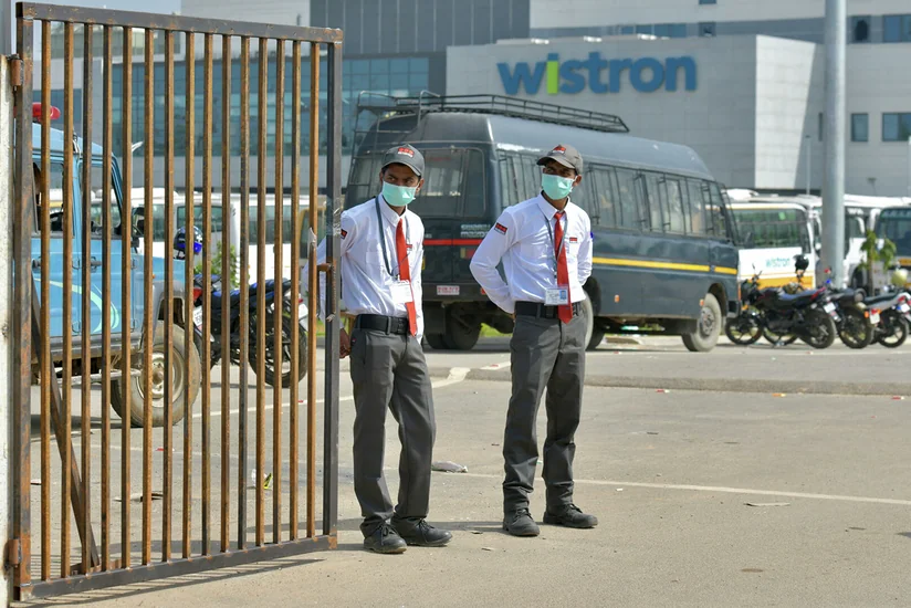 В Индии рабочие устроили погром на заводе, производящем iPhone