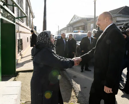 Prezident İlham Əliyev zəlzələ bölgəsinə gedib - FOTOLAR - YENİLƏNİB