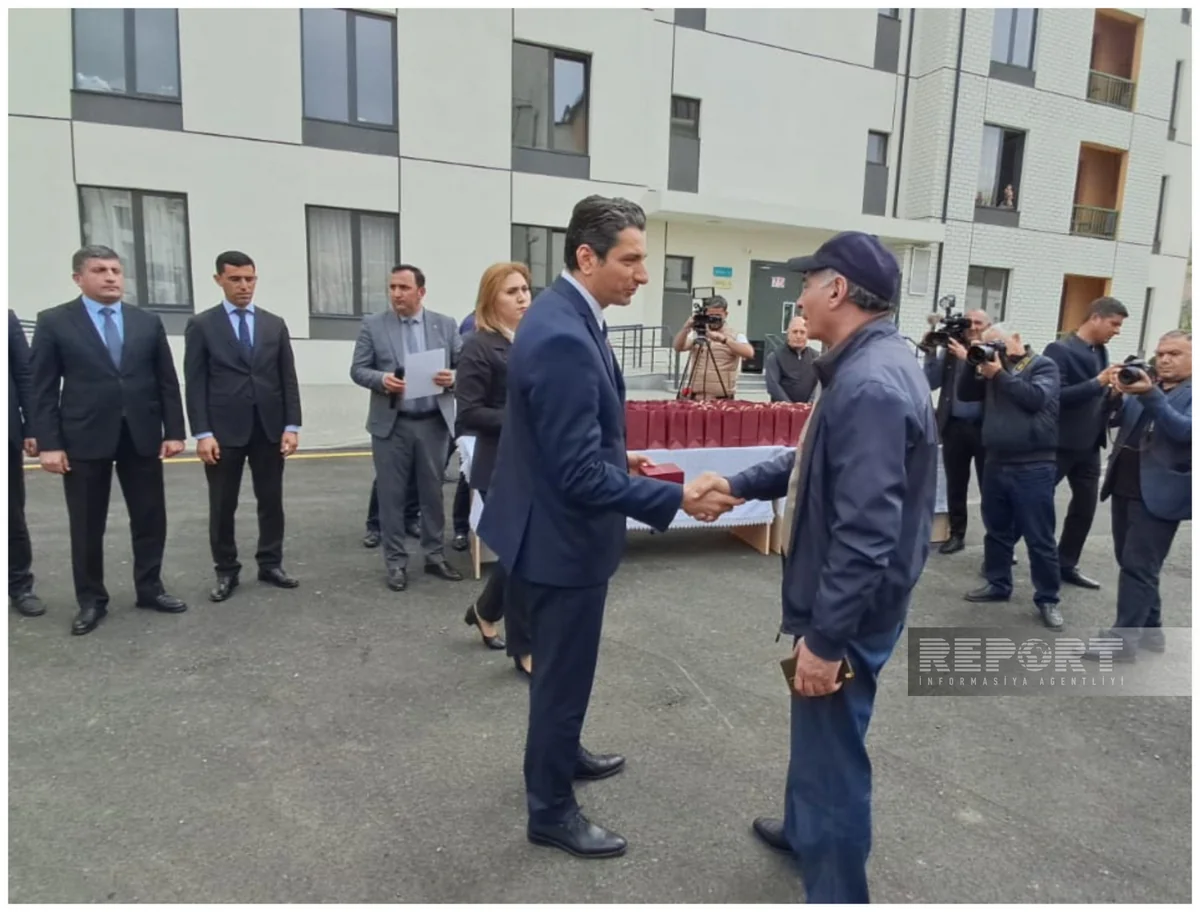 Növbəti köç karvanı Suqovuşan kəndinə çatıb, açarlar təqdim edilib - YENİLƏNİB-2