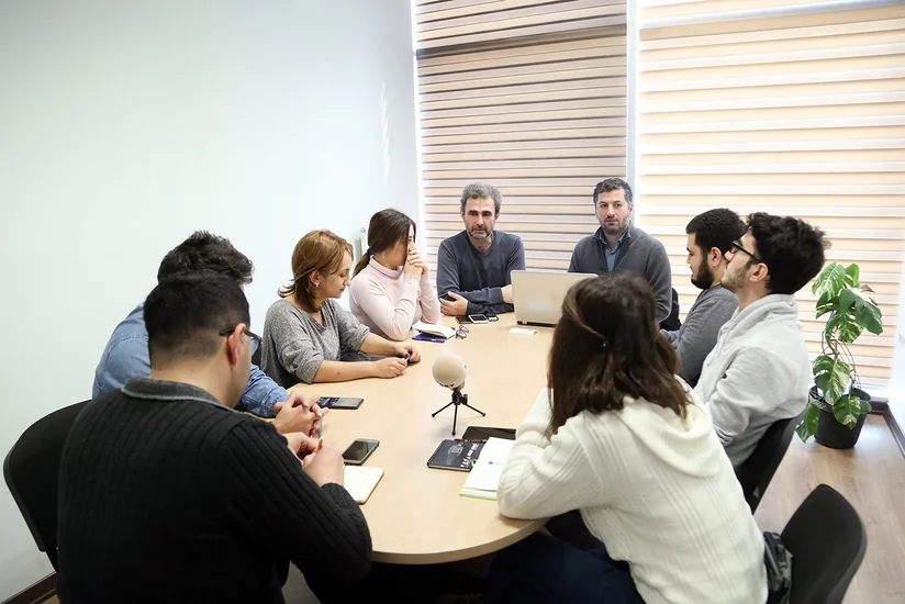 Rəqəmsal cəmiyyət və media üzrə mütəxəssis Report Media Məktəbində təlim keçib