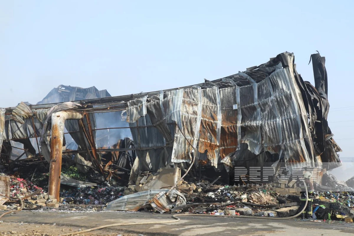 “Sədərək” ticarət mərkəzindəki yanğın tam söndürülüb - VİDEO - YENİLƏNİB-2