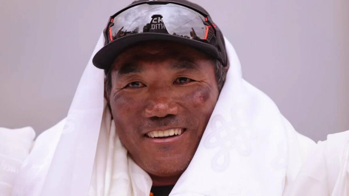 Nepal: 'Everest Man' Kami Rita claims record 29th summit