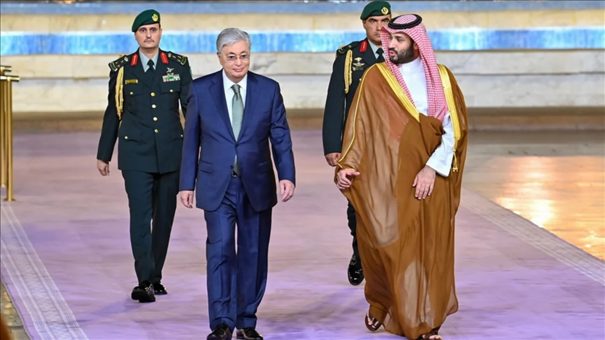 Qazaxıstan Prezidenti Məkkədə Ümrə ziyarəti edib