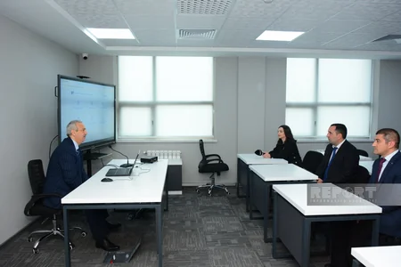 Jurnalistlər Dövlət İmtahan Mərkəzinin yeni imtahan korpusu ilə tanış olub
