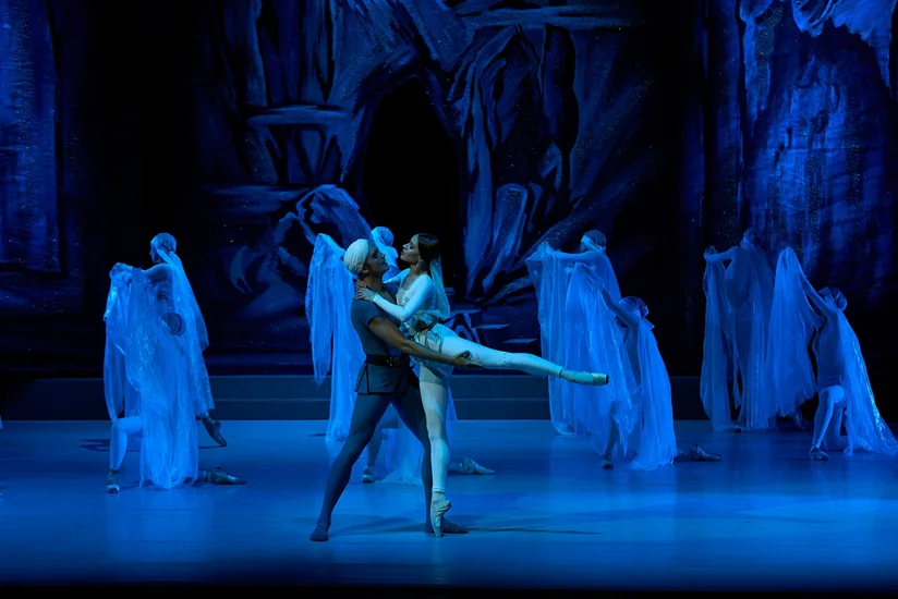 Heydər Əliyev Sarayında “Məhəbbət əfsanəsi” baletinin təqdimatı olub