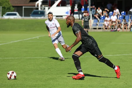 Qarabağ ilk yoxlama oyununda Rumıniya klubunu darmadağın edib
