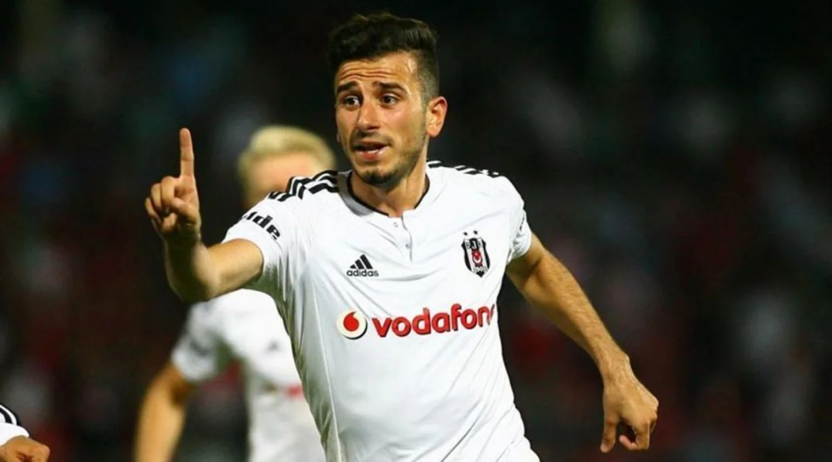 Beşiktaşın yarımmüdafiəçisi Romaya keçə bilər