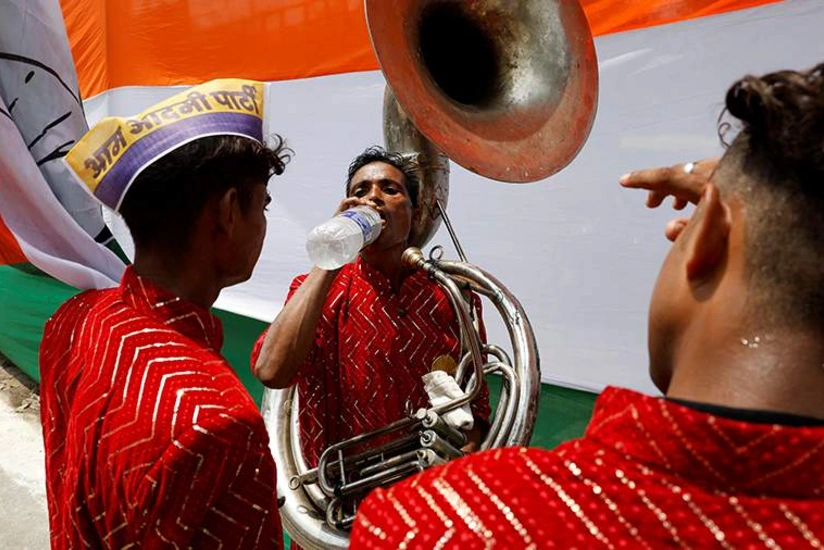 Delhi hits 52.3 degrees, highest-ever recorded temperature in India