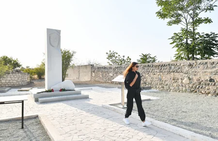 Ağdamda Xurşidbanu Natəvanın abidəsinin açılışı olub - YENİLƏNİB