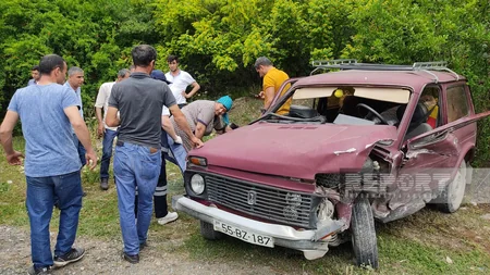 Şəkidə yol qəzası olub, 3 nəfər xəsarət alıb