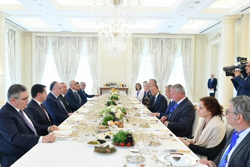 President Ilham Aliyev and Donald Tusk held expanded meeting