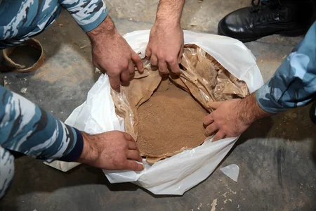 İrandan Azərbaycan ərazisi ilə Ukraynaya aparılan heroin müsadirə edilib