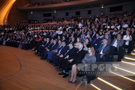 Bakıda ilk dəfə Dünyadakı Azərbaycanlı Təbiblərin Simpoziumu keçirilib - YENİLƏNİB
