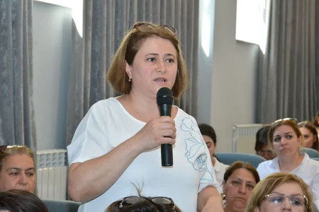 Sertifikatlaşdırma prosesi ilə bağlı müəllimlərə dəstək məqsədilə görüş keçirilib.          