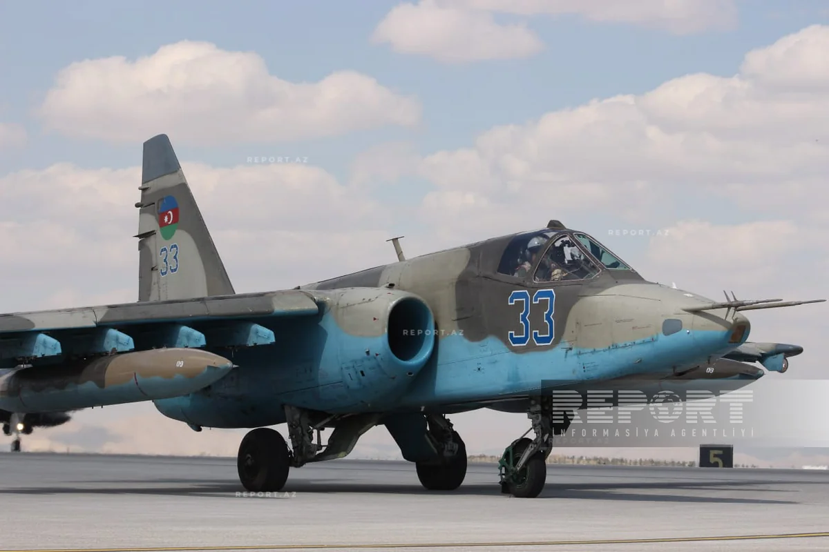 Су-25 ВВС Азербайджана выполнили полеты на учениях в Конье - ВИДЕО