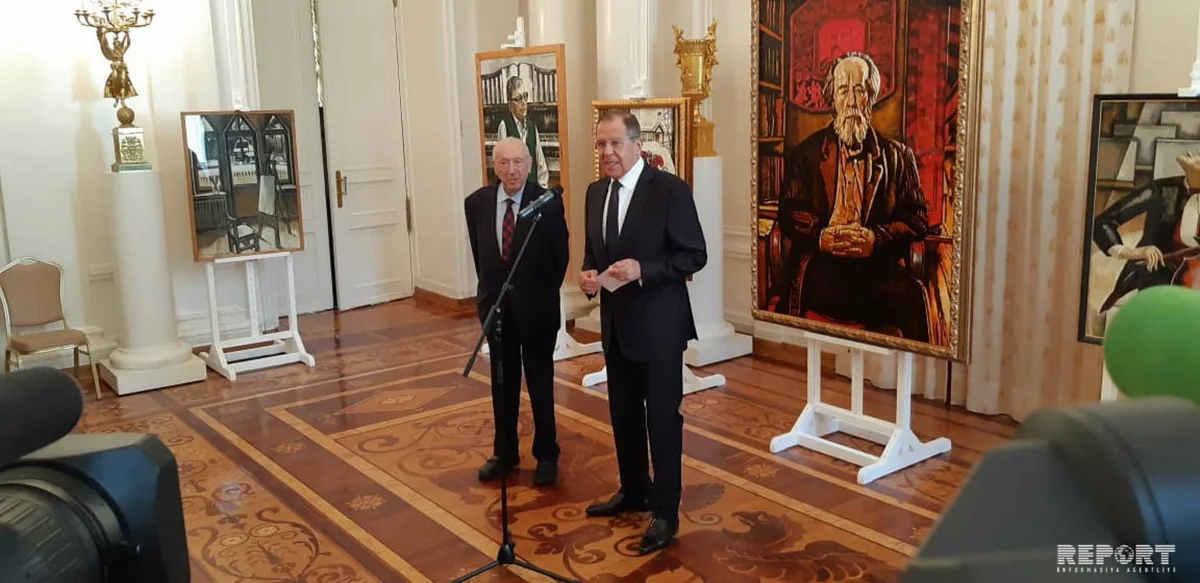 Russian FM attends Tahir Salahov’s exhibition
