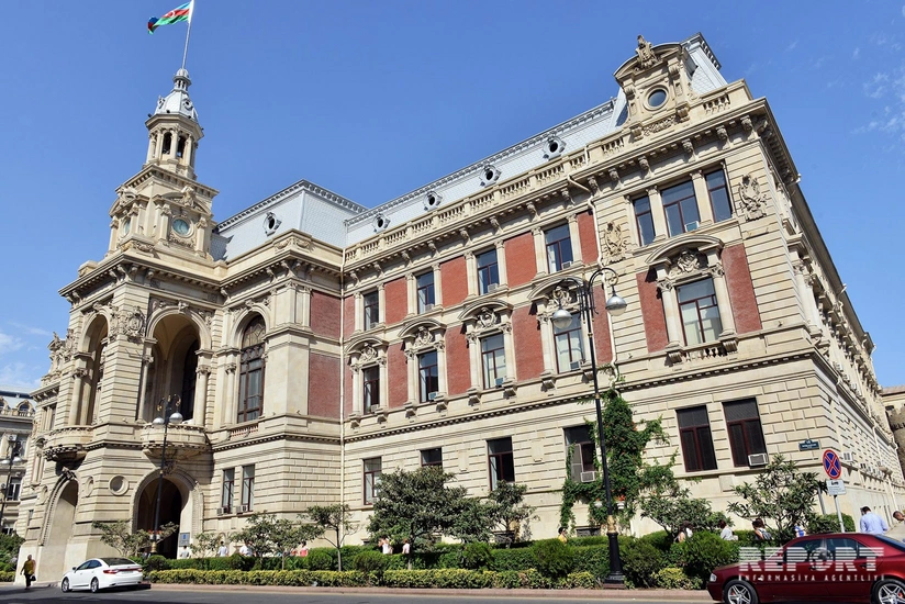 В Баку избившую ребенка в детском доме учительницу уволили