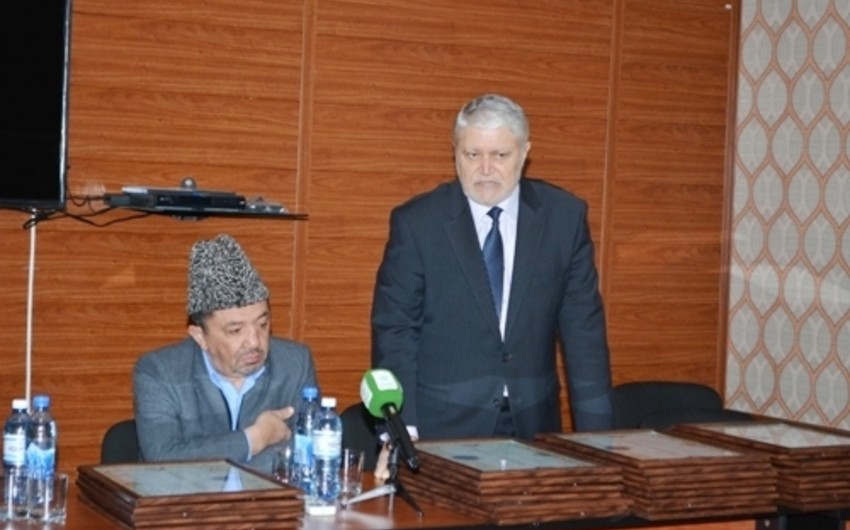 Müfti Salman Musayev təkmilləşdirmə kurslarını bitirən müdavimlərə tapşırıqlar verib