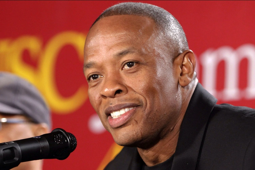 Рэпер Dr. Dre попал в реанимацию