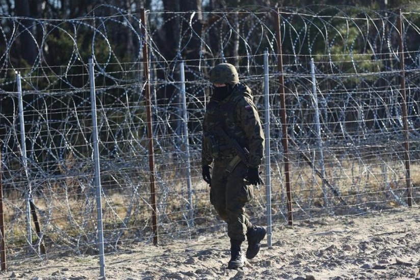 Польша построит электронное заграждение на границе с Россией