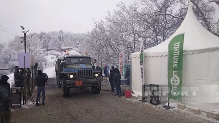 Bu gün Xankəndi-Laçın yolunda sülhməramlıların 43 avtomobili maneəsiz keçib - VİDEO - YENİLƏNİB-7